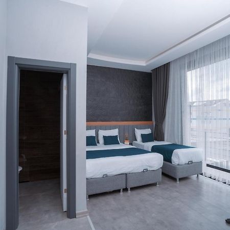 เมลานจ์ แอร์พอร์ต โฮเทล Hotel Arnavutkoy ภายนอก รูปภาพ