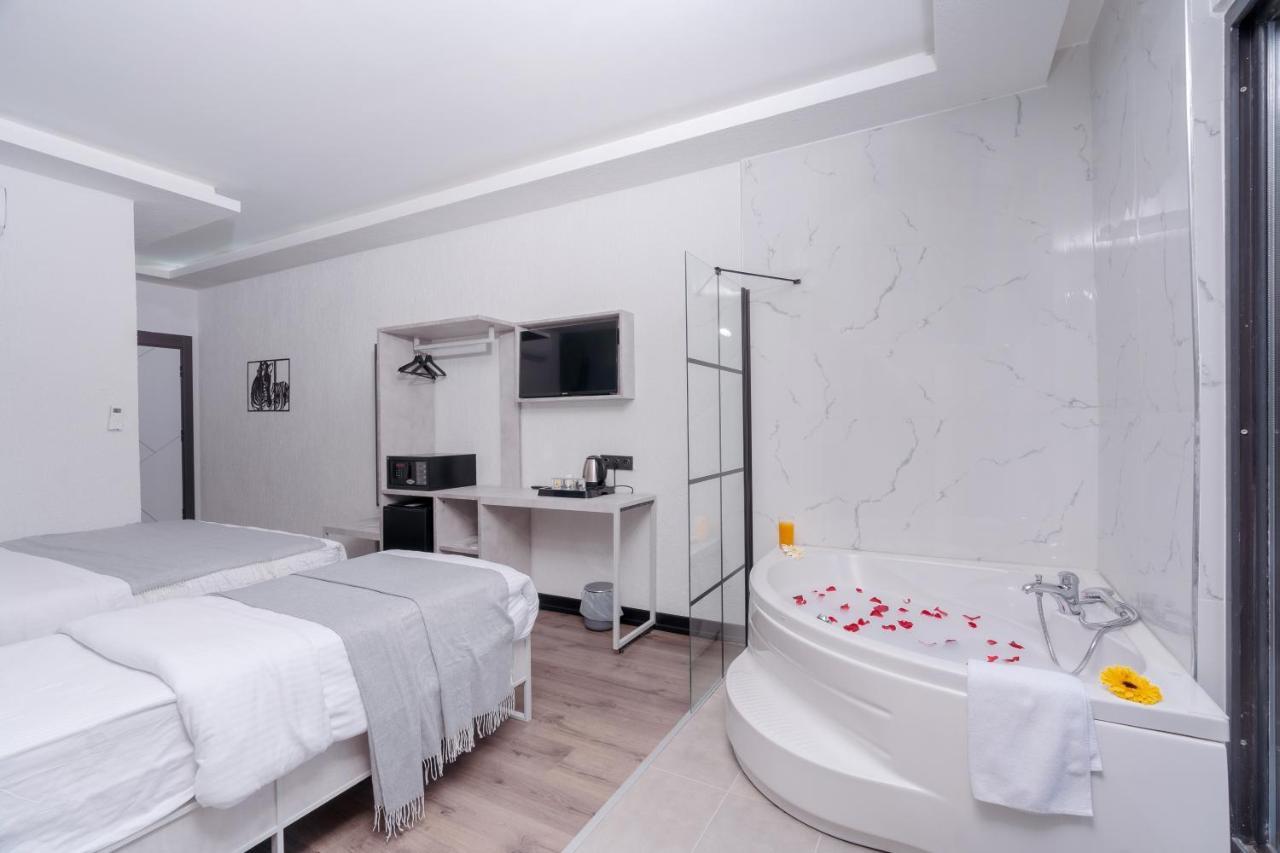 เมลานจ์ แอร์พอร์ต โฮเทล Hotel Arnavutkoy ภายนอก รูปภาพ